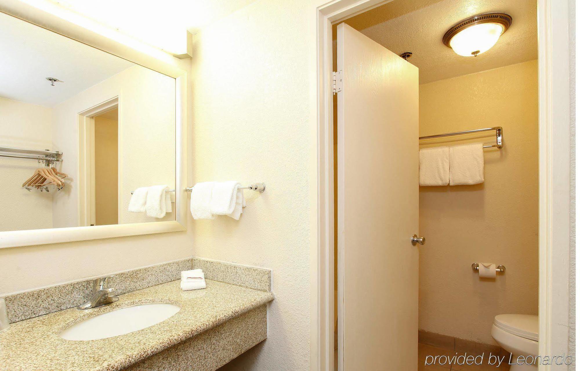 Ontario Airport Executive Inn エクステリア 写真